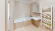 santova-d308-585m2-990m2-lodzie-bathroom.jpg